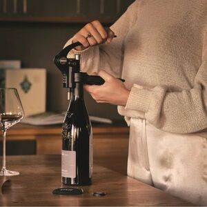 Le Creuset Black Wine Opener